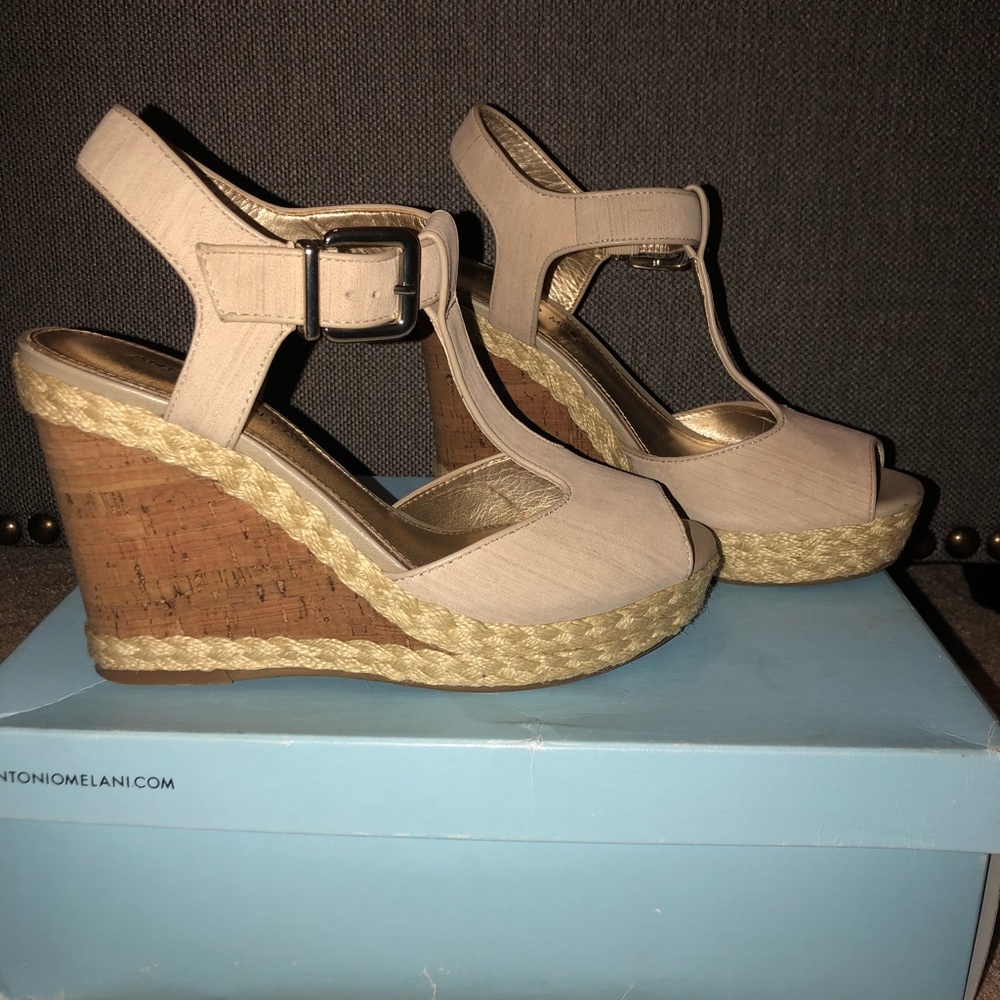 Antonio Melanie Wedges